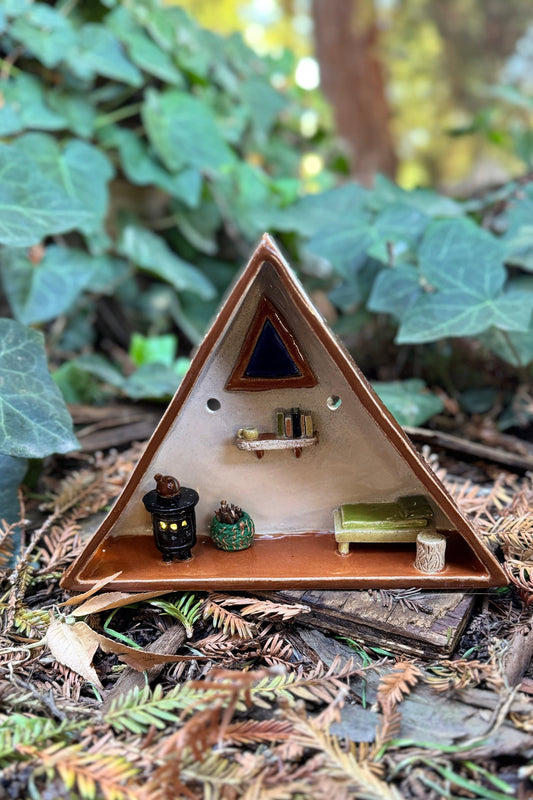 Miniature Cabin Diorama - no. 1